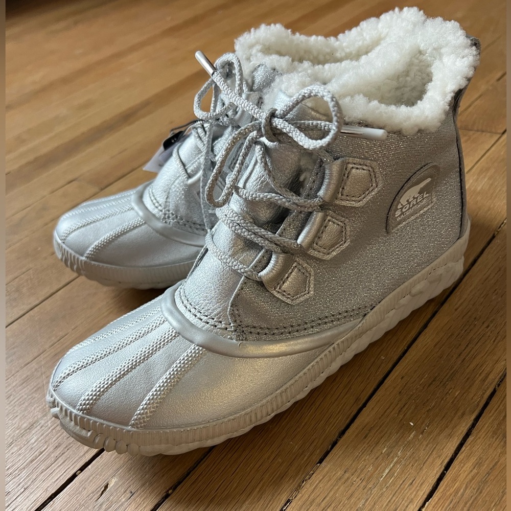 NWT Sorel Disney X Out N About™ Plus Frozen | Sz 8